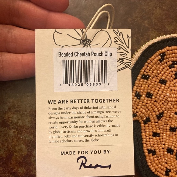 New with Tags Beaded Canvas Cheetah Coin Purse - Picture 2 of 3